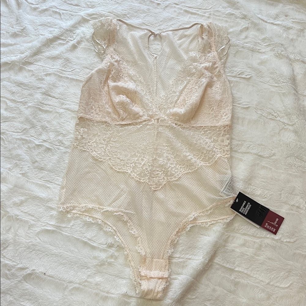 H&M Sheer Lace Bodysuit in Creamy-Peach